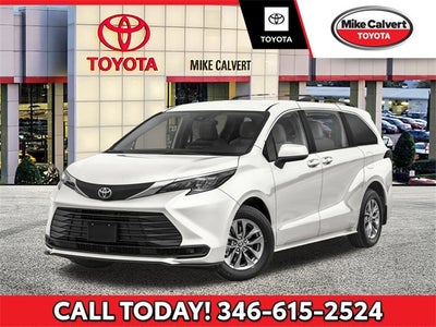 2025 Toyota Sienna LE 8 Passenger