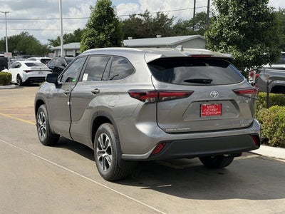 2026 Toyota Highlander XLE