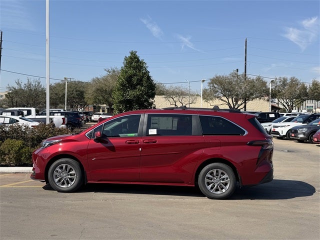 2026 Toyota Sienna LE