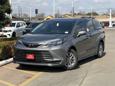 2026 Toyota Sienna LE