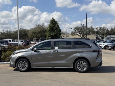2026 Toyota Sienna LE