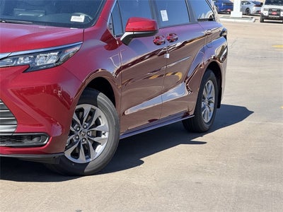 2026 Toyota Sienna LE