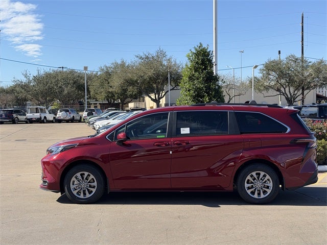 2026 Toyota Sienna LE