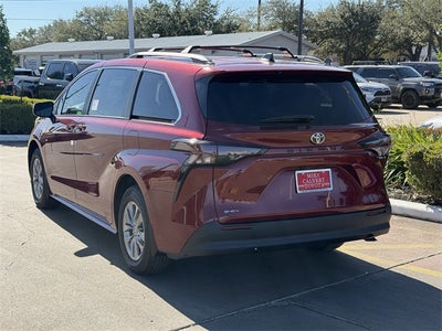 2026 Toyota Sienna LE
