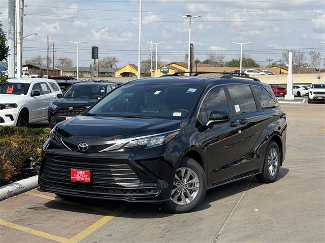 2026 Toyota Sienna LE