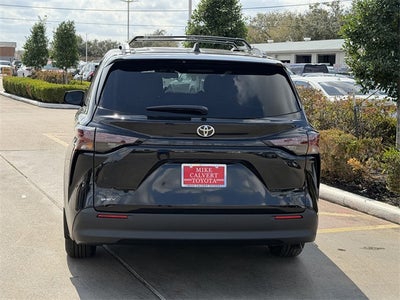 2026 Toyota Sienna LE