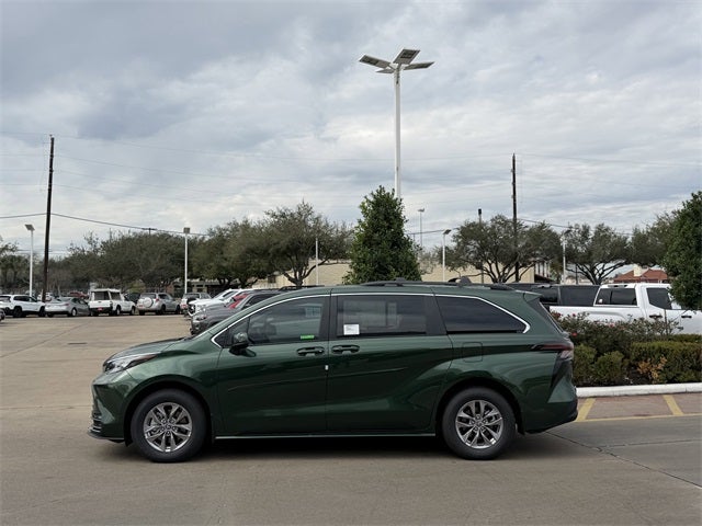 2026 Toyota Sienna LE