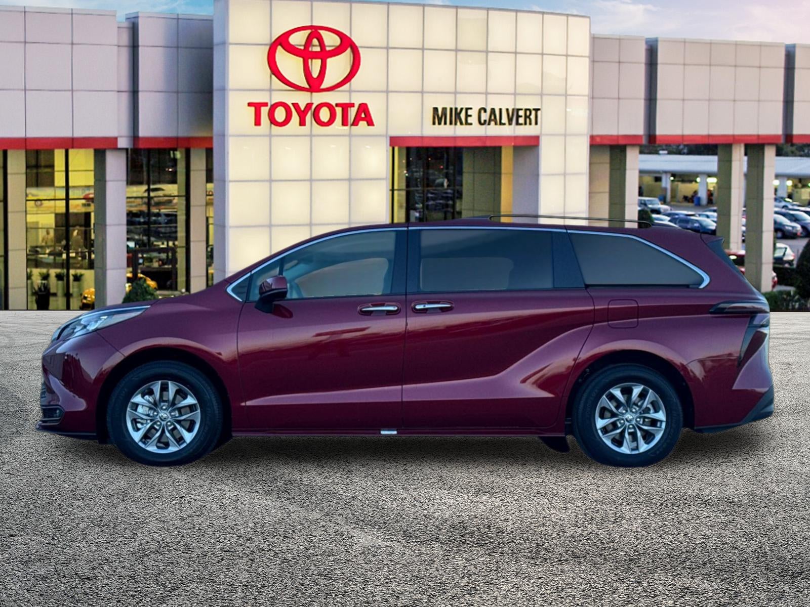 2026 Toyota Sienna XLE 8 Passenger