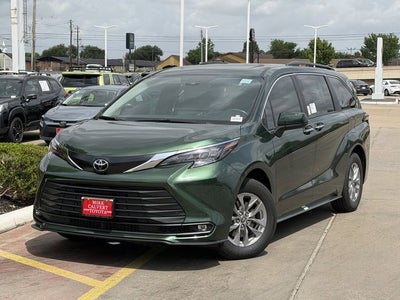 2026 Toyota Sienna XLE 8 Passenger