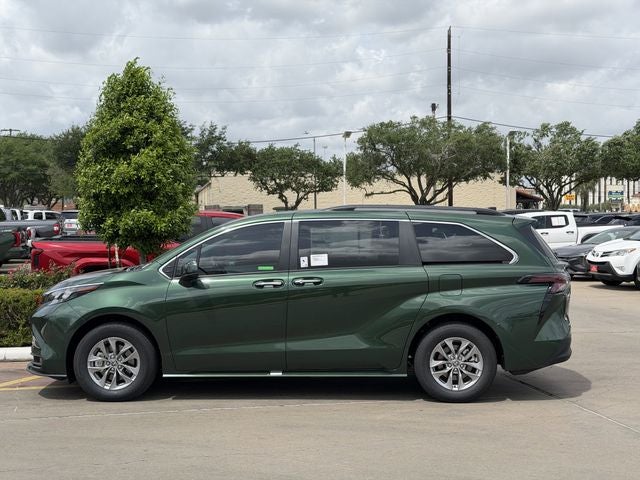 2026 Toyota Sienna XLE 8 Passenger