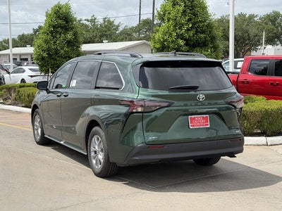 2026 Toyota Sienna XLE 8 Passenger