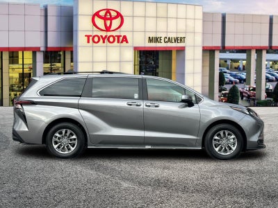 2026 Toyota Sienna XLE 8 Passenger