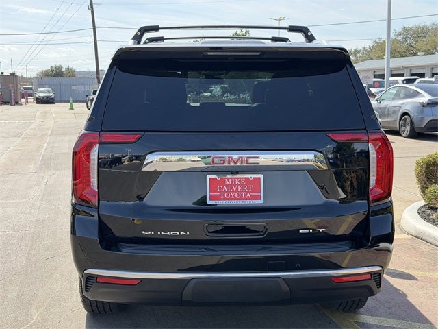 2023 GMC Yukon SLT