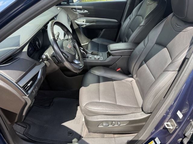 2022 Cadillac XT4 Premium Luxury