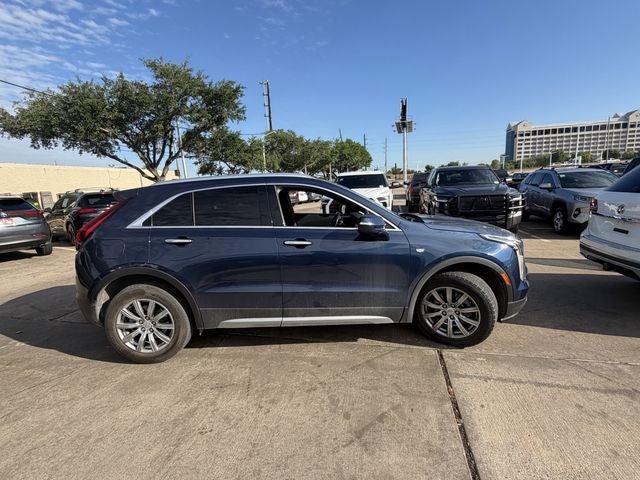 2022 Cadillac XT4 Premium Luxury