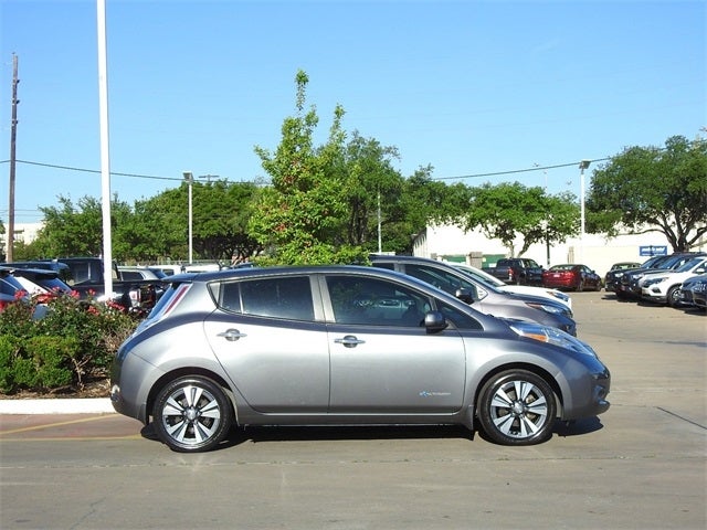 Used 2015 Nissan LEAF SV with VIN 1N4AZ0CP0FC330415 for sale in Houston, TX