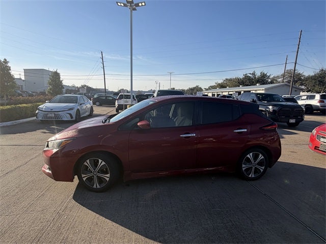 2022 Nissan Leaf SV