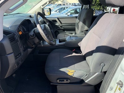 2012 Nissan Titan SV