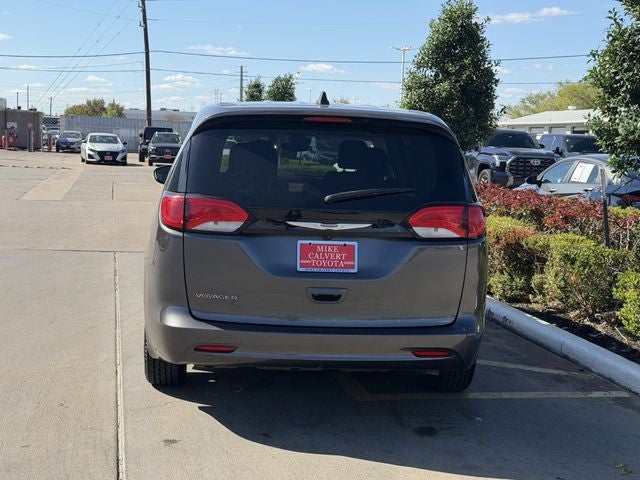 2023 Chrysler Voyager LX
