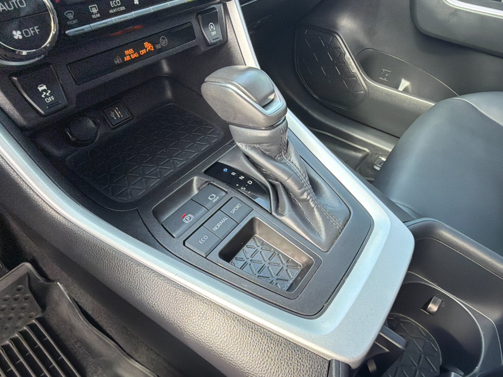 2024 Toyota RAV4 23