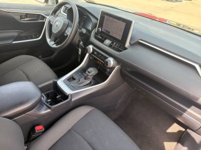 2025 Toyota rav 4 LE