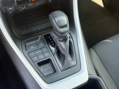 2025 Toyota rav 4 LE