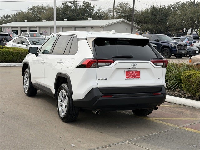 2024 Toyota RAV4 LE