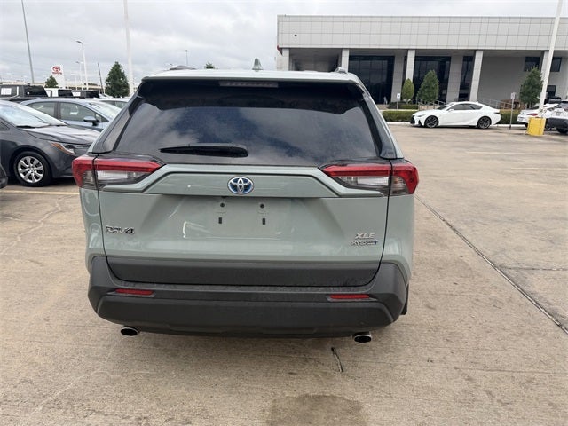 2022 Toyota RAV4 Hybrid XLE