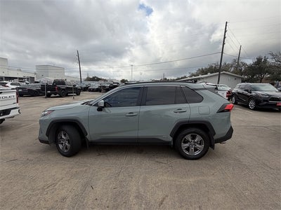 2022 Toyota RAV4 Hybrid XLE