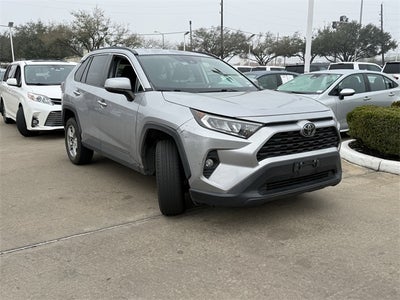 2020 Toyota RAV4 XLE