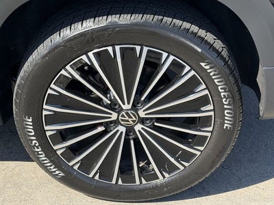 2025 Volkswagen Taos 1.5T SE