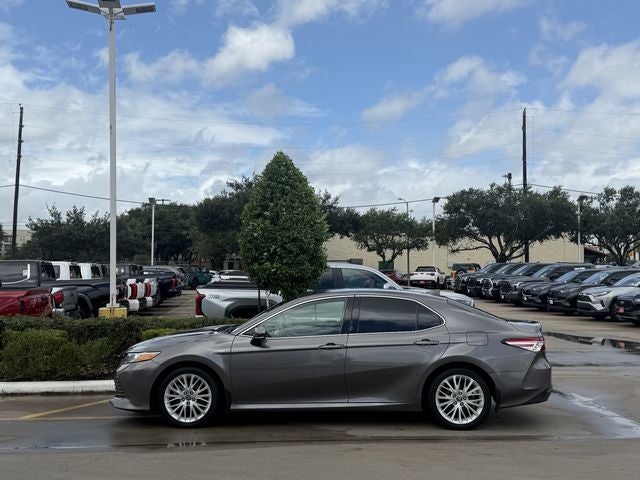 2019 Toyota Camry Hybrid XLE