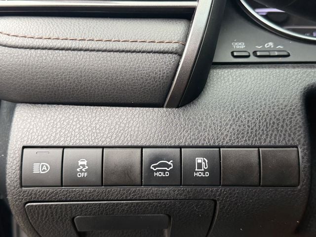 2020 Toyota Camry Hybrid LE