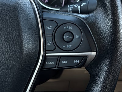 2022 Toyota Camry Hybrid LE