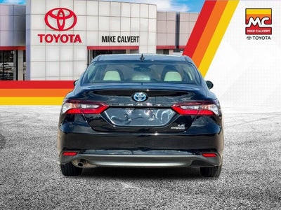 2022 Toyota Camry Hybrid LE