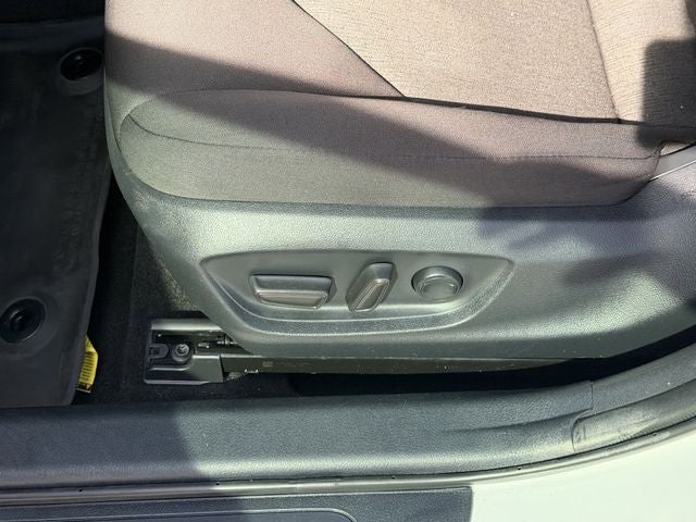 2023 Toyota Camry Hybrid LE