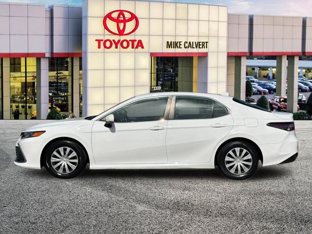 2022 Toyota Camry Hybrid LE