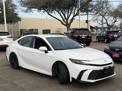 2025 Toyota Camry SE