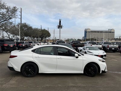 2025 Toyota Camry SE