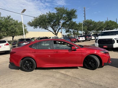 2025 Toyota Camry SE