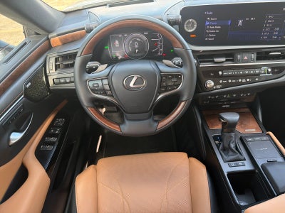 2022 Lexus ES 300 300h Ultra Luxury