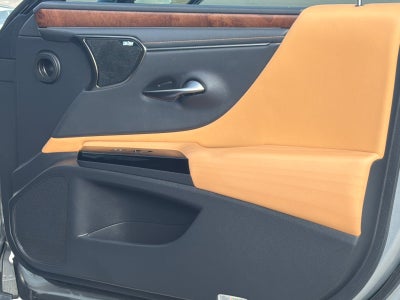2022 Lexus ES 300 300h Ultra Luxury