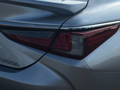 2022 Lexus ES 300 300h Ultra Luxury