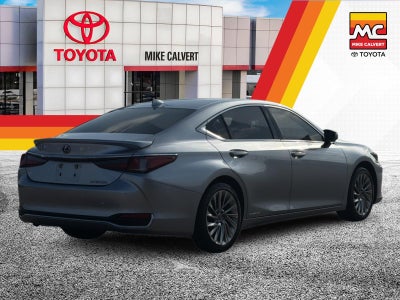 2022 Lexus ES 300 300h Ultra Luxury
