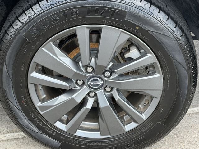 2022 Nissan Pathfinder SV