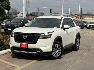 2023 Nissan Pathfinder SL