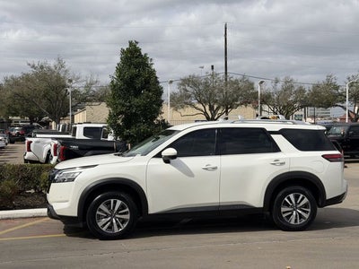 2023 Nissan Pathfinder SL