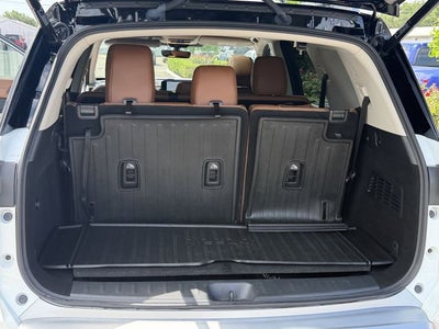 2025 Nissan Pathfinder Platinum