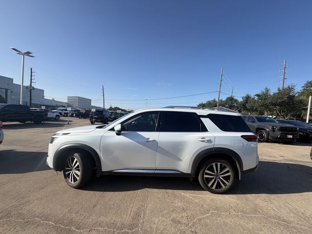 2025 Nissan Pathfinder Platinum
