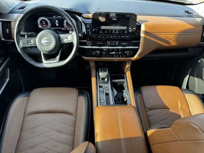 2024 Nissan Pathfinder Platinum